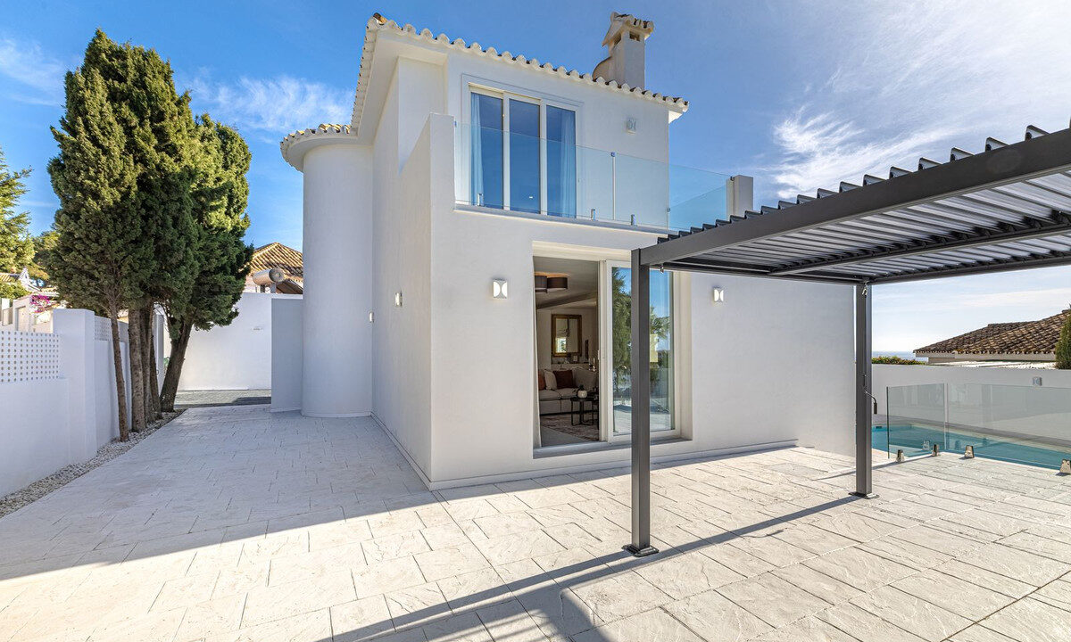 16-ec67b526875bf0124b6ce4328a754439