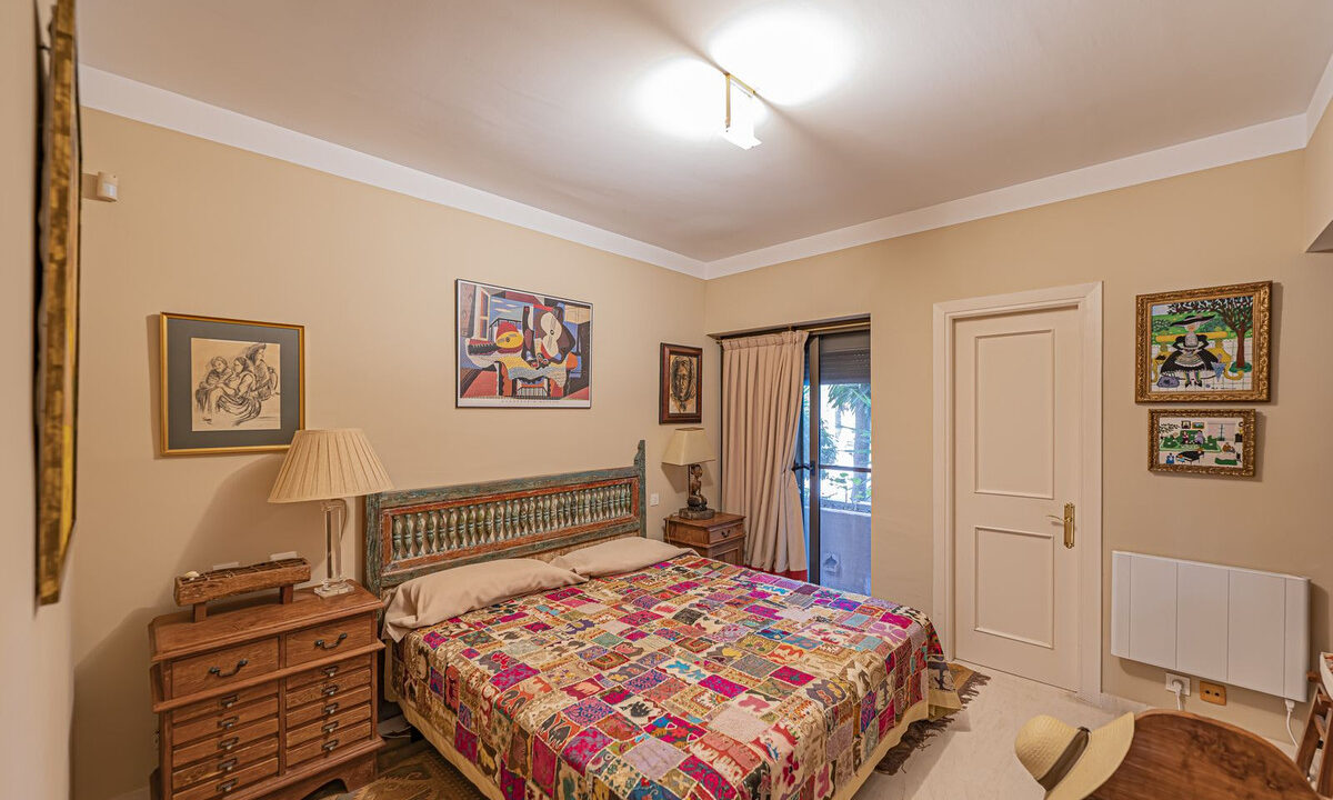 10-bb915d1cb19341576dcdc994b81ab9c5