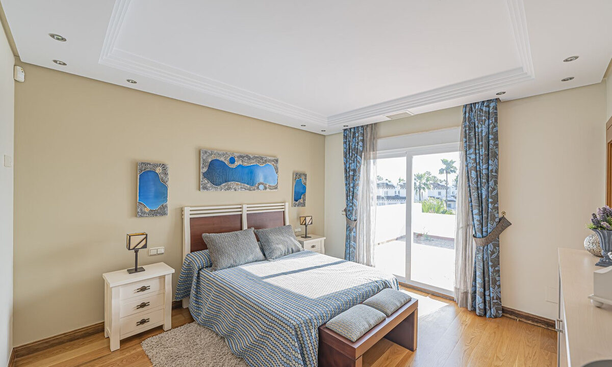 11-20939a0134ad724a8cb2a801094d15a4