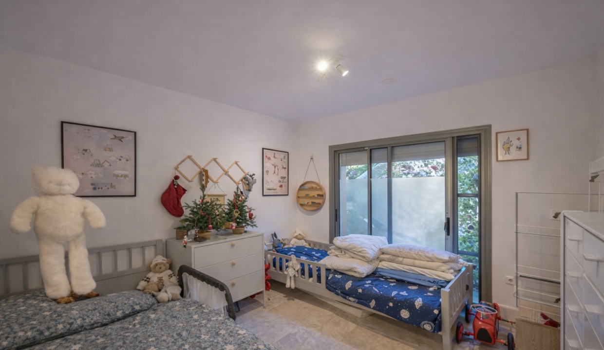 16BCAD4D-C97D-4DF9-B2F8-852EC1A80945