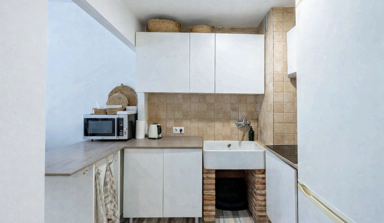 1DBDEA2C-6D36-4497-B3AA-E1405254BEA8