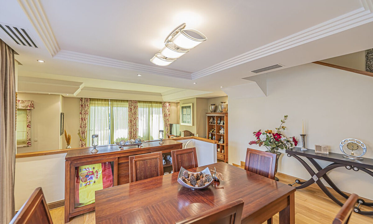 22-bcf8e6250e0bab365f900a8ac31ac040