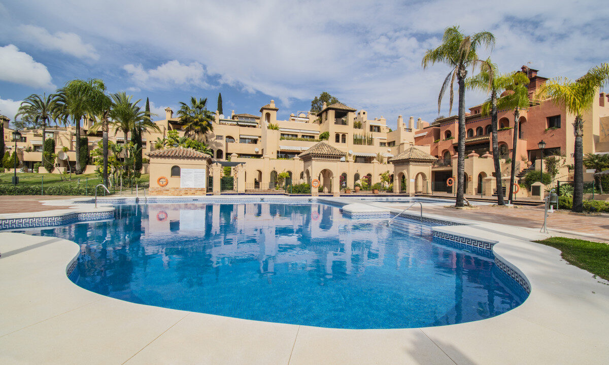 27-f6e8bc237ba13ac4c268badec6354f3d