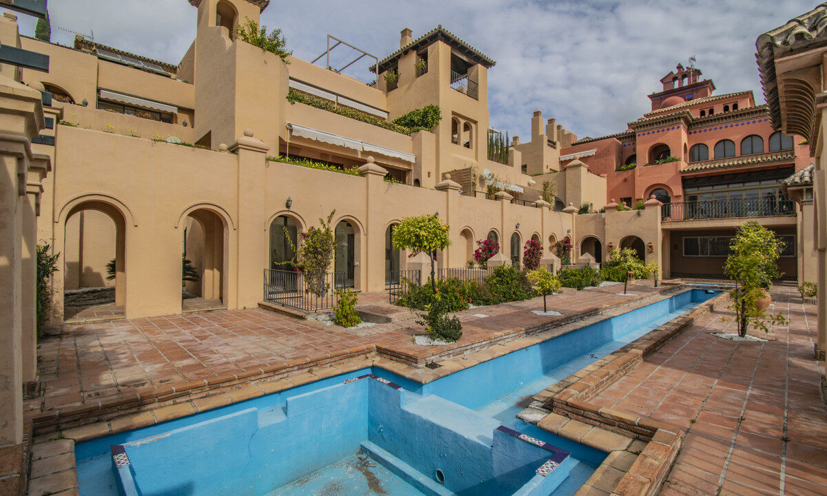 31-5e8b9eb86a2d455eeaf43a7bbf3ccd12