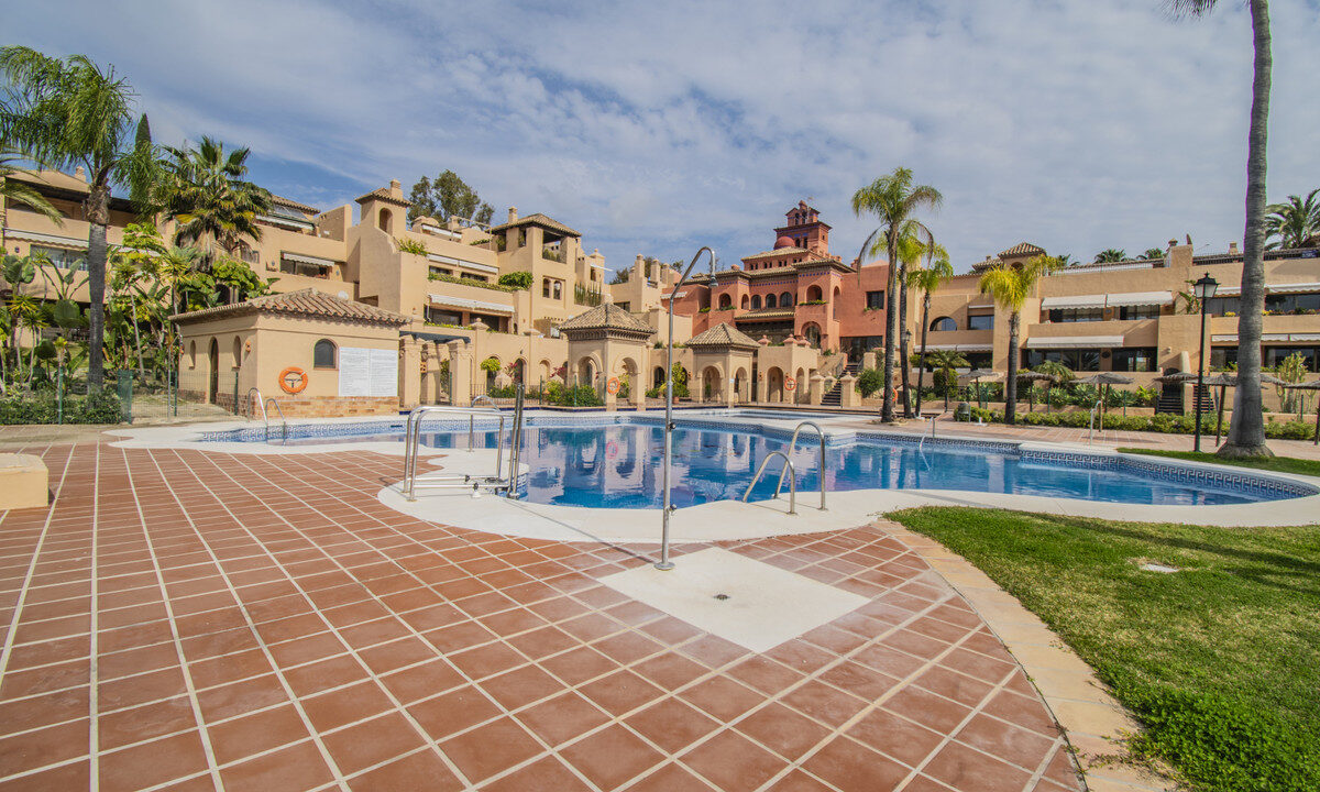 32-e7f90ea5feef5e01d64d74d6b6d8a834