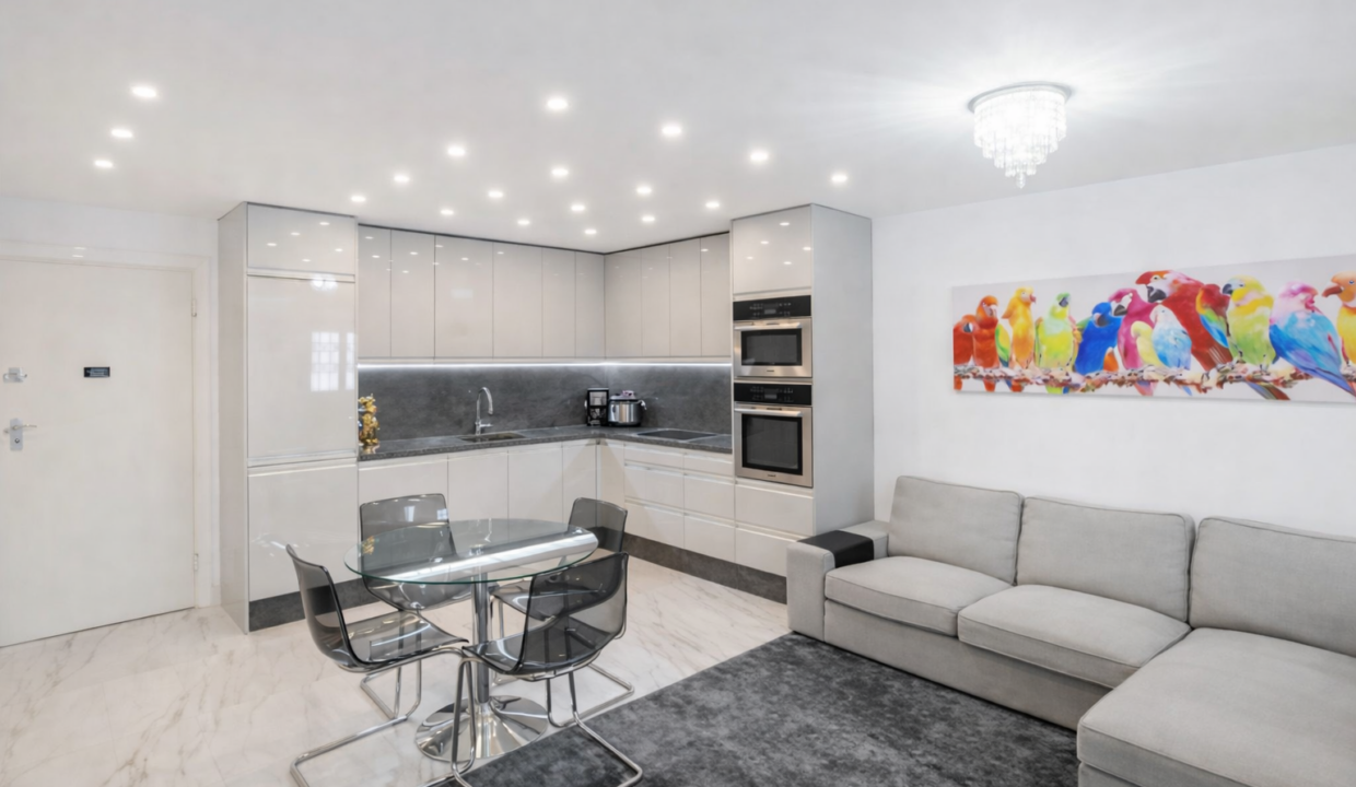 5D35F622-F21B-43C4-9A0D-2AE795F3FAE8