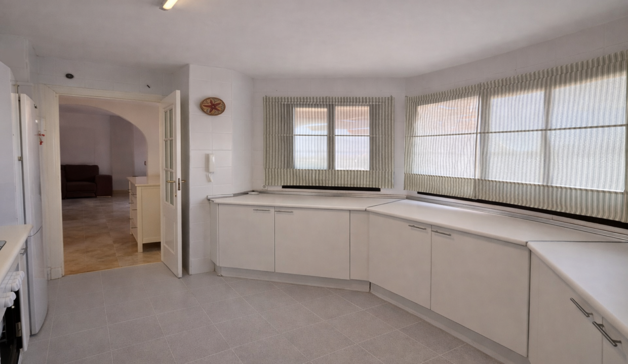 F73F5F42-DFE4-4A88-80FF-5105DDCD19CE