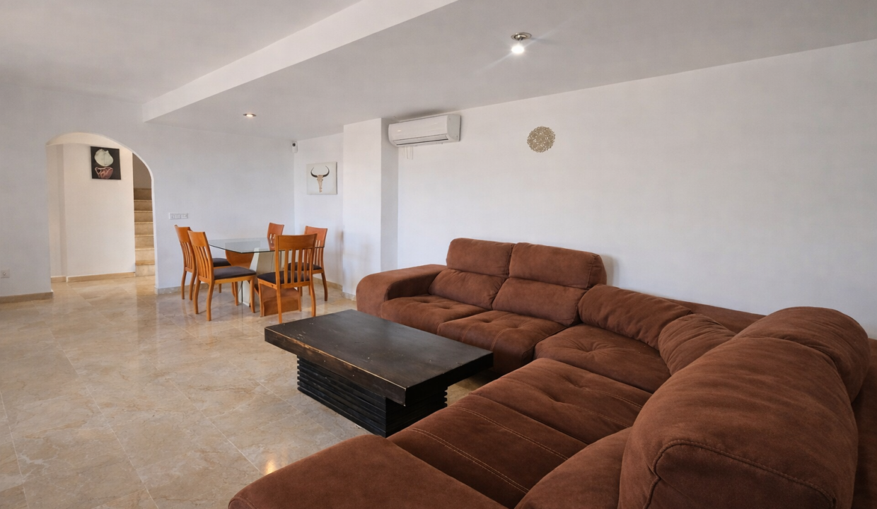 FC31C728-72F4-469A-BBFC-38B0C3010F63