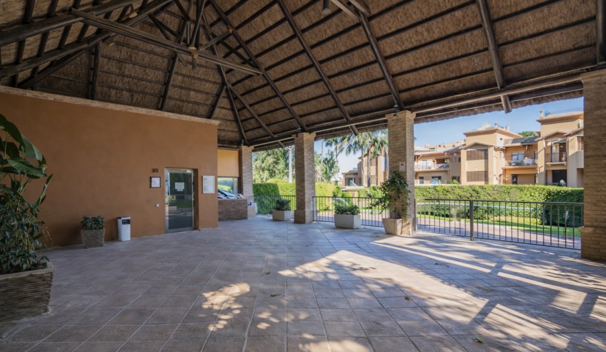 FE01A21D-2F11-42E6-9A77-95BB74E63BE2